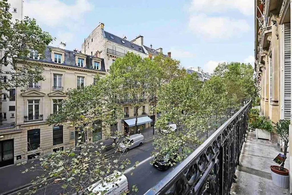 Champs Elysees : Appartement 200 M2 Avec Balcon Paris 0*,  France