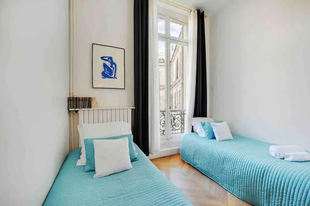 Champs Elysees : Appartement 200 M2 Avec Balcon Paris